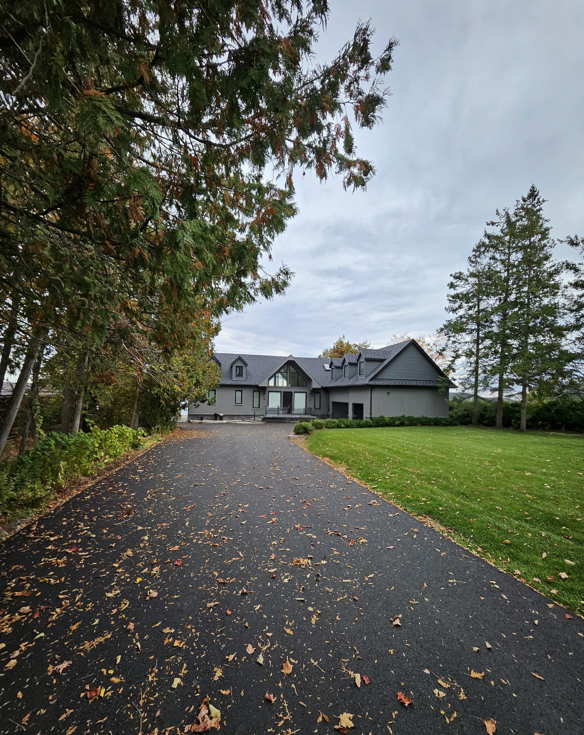 Cottage — paved driveway